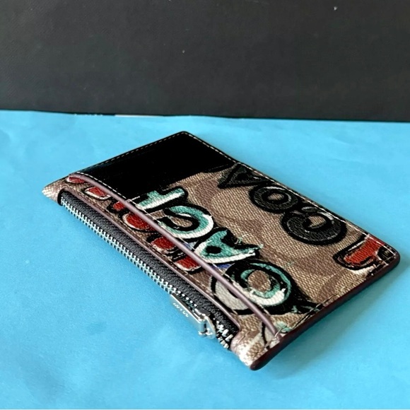 Coach Red&Mint, Serf Zip Card Case Graffiti Signature Canvas $150 - Picture 3 of 3